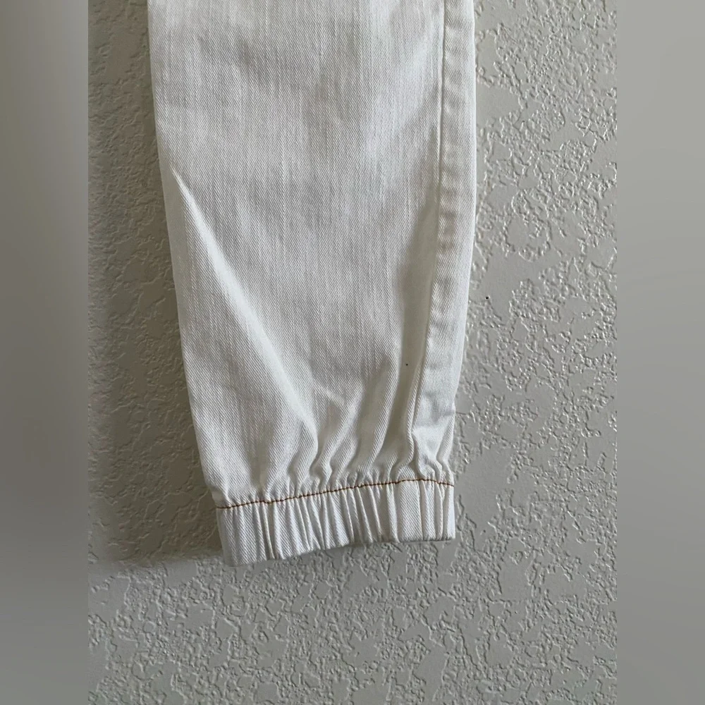 Bevy Flog Women's Size 24 White Cotton Denim Tapered Leg Utility Pocket Jogger